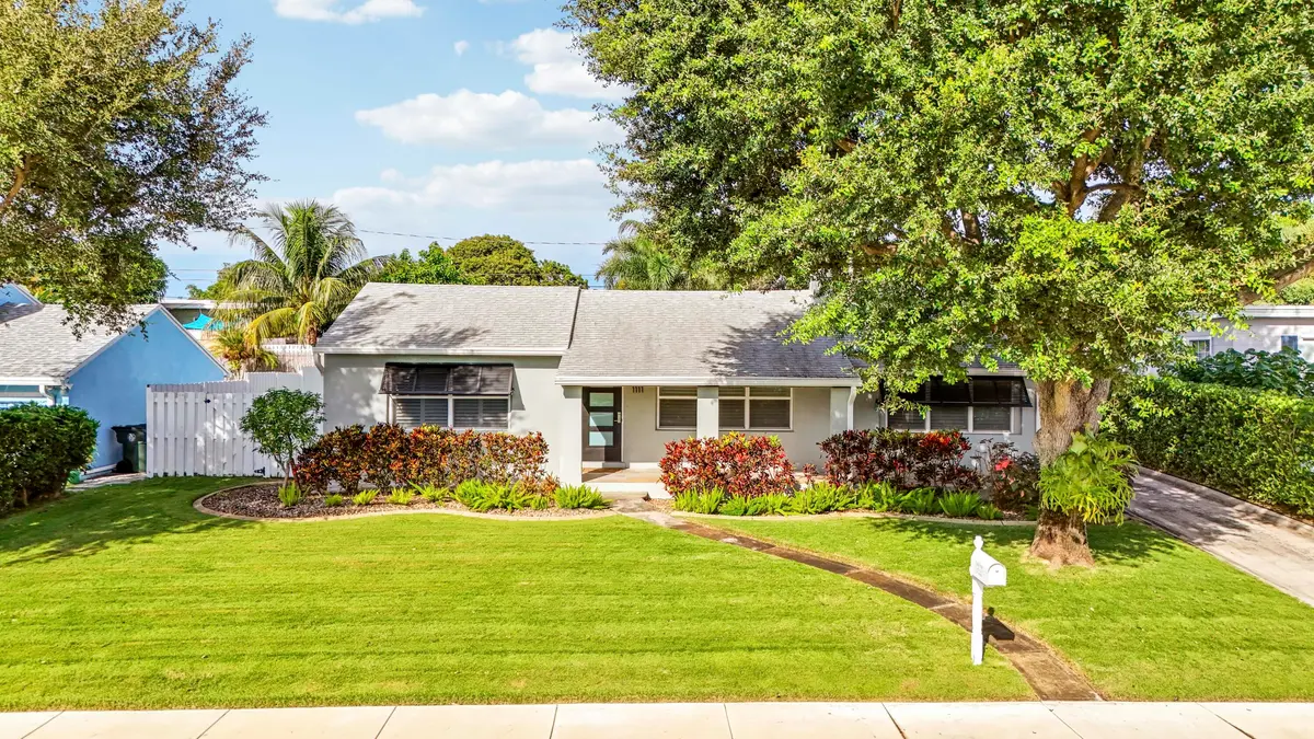 Front at 1111 N B Street, Lake Worth Beach