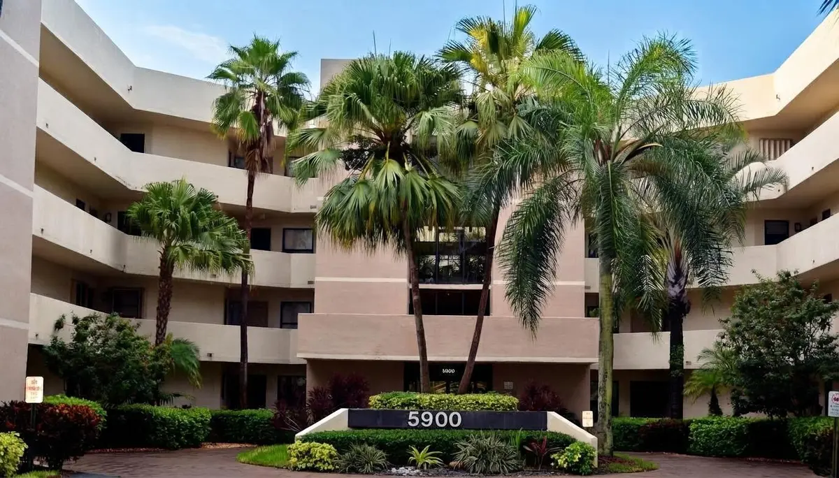 Condo 3 at 5900 Camino Del Sol 302, Boca Raton
