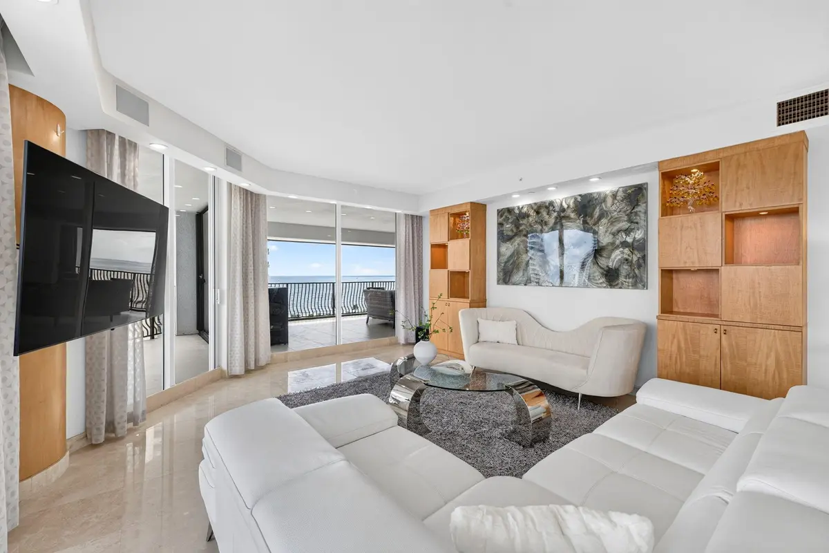 6-web-or-mls-699A7951 at 100 S BIRCH Road 1202C, Fort Lauderdale