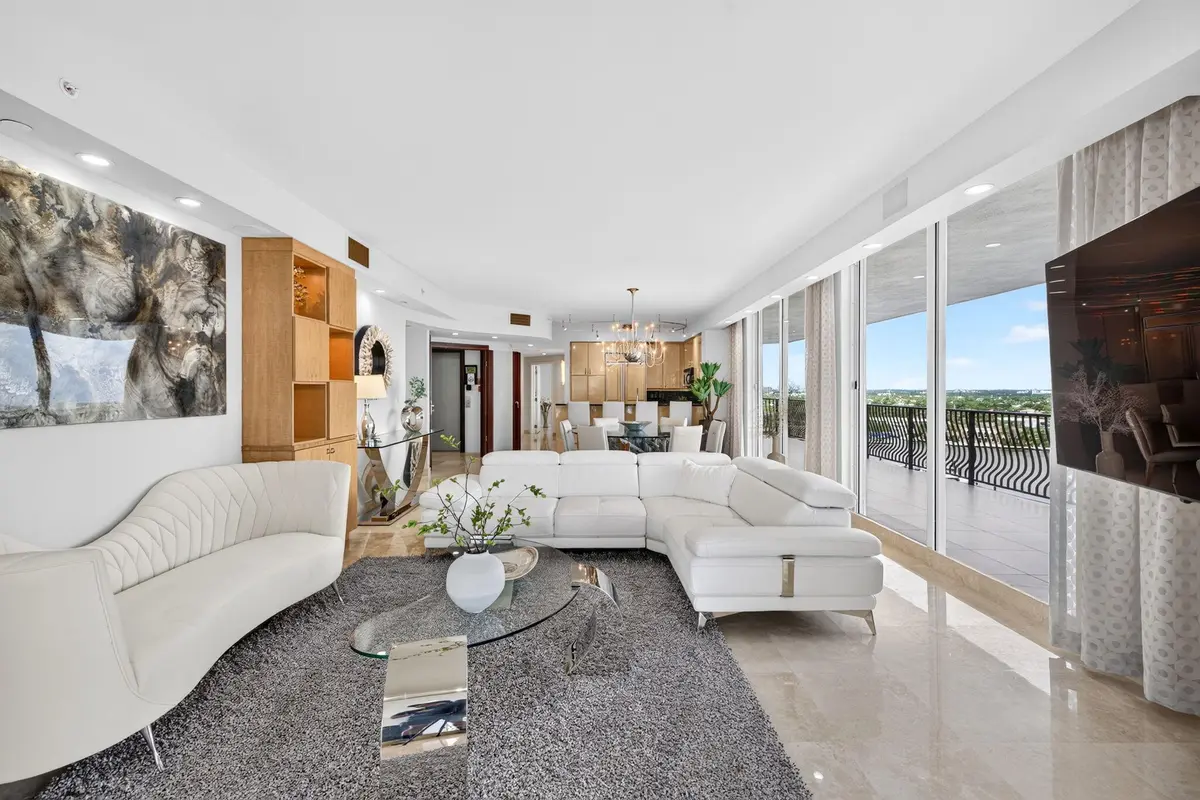 8-web-or-mls-699A7961 at 100 S BIRCH Road 1202C, Fort Lauderdale