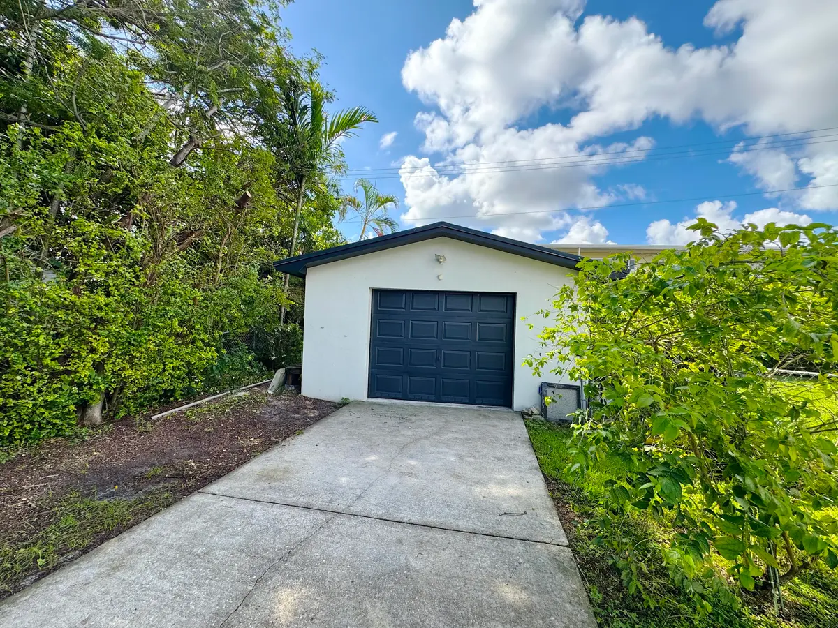 IMG_4815 at 133 SE 2nd Street, Dania Beach