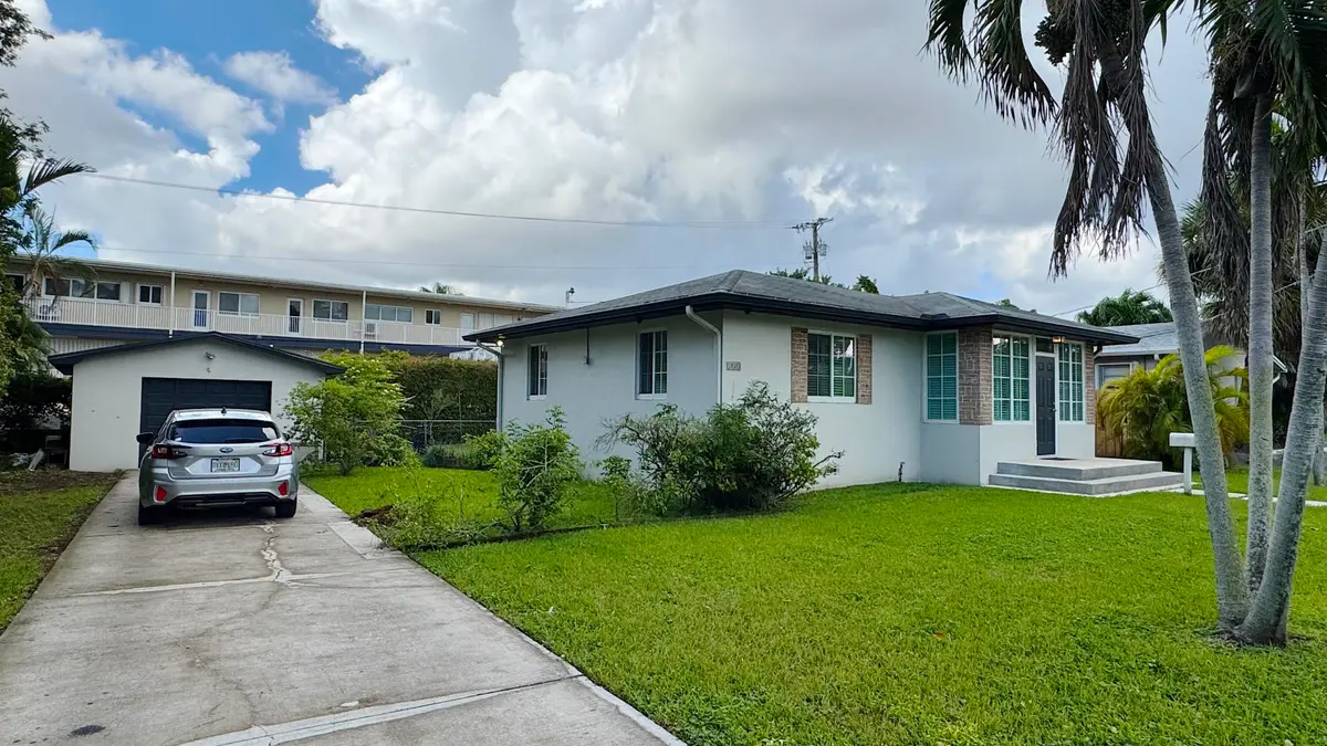 IMG_4894 at 133 SE 2nd Street, Dania Beach