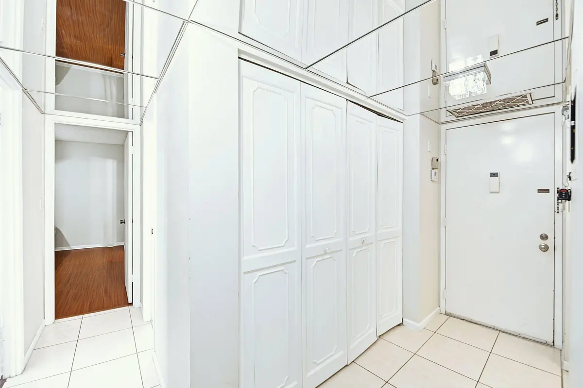Foyer at 7051 Environ Boulevard 534, Lauderhill
