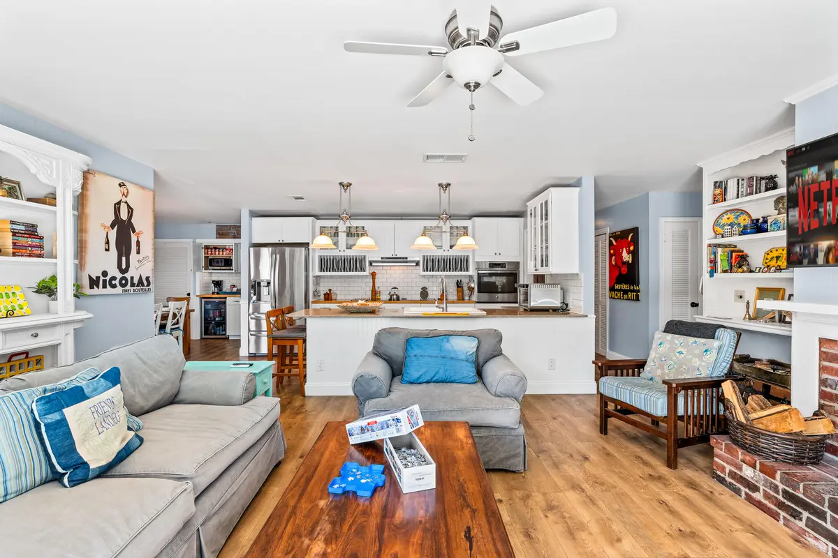 611 East Dr 7 Family Room at 611 East Drive, Delray Beach