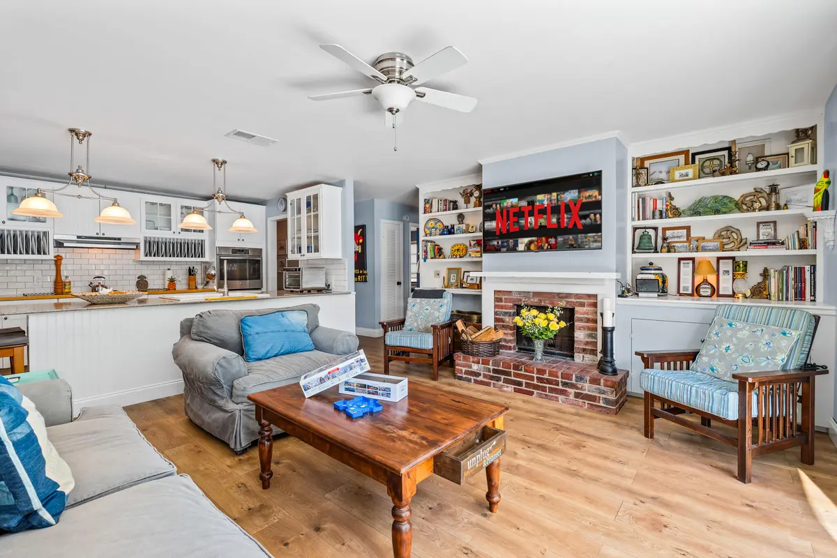 611 East Dr 8 Family Room at 611 East Drive, Delray Beach