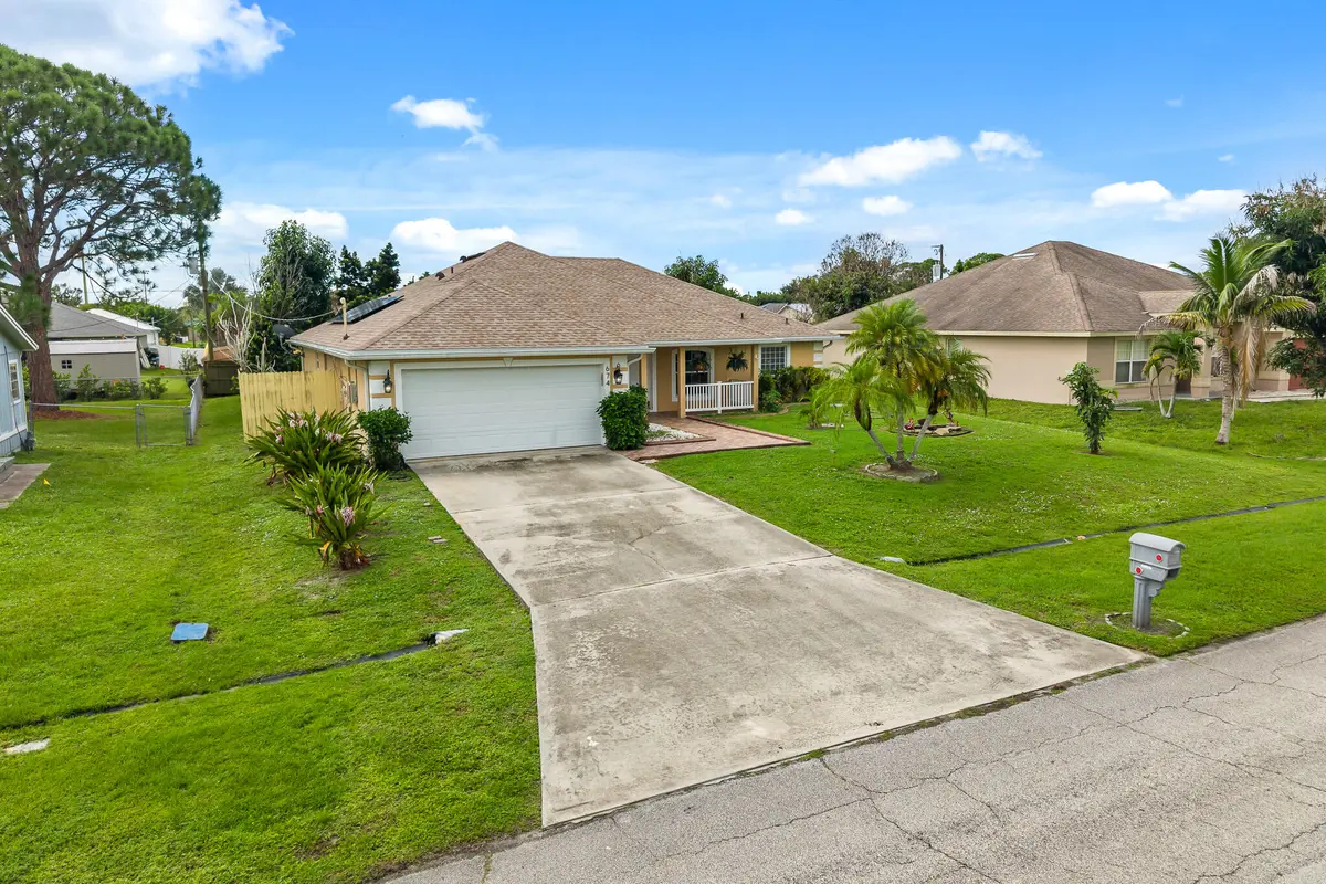 File.4 at 674 SW LUCERO Drive, Port St. Lucie