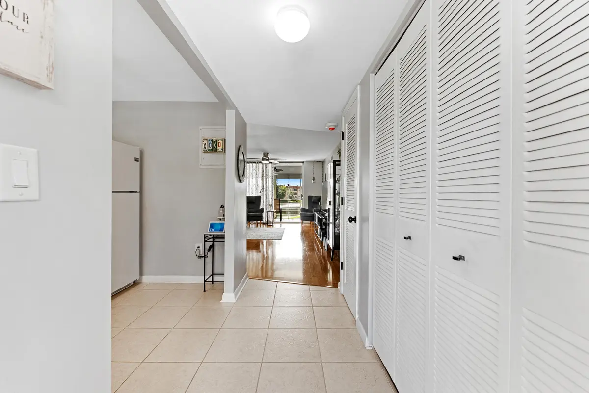 04-4 at 2801 N Pine Island Road 202, Sunrise