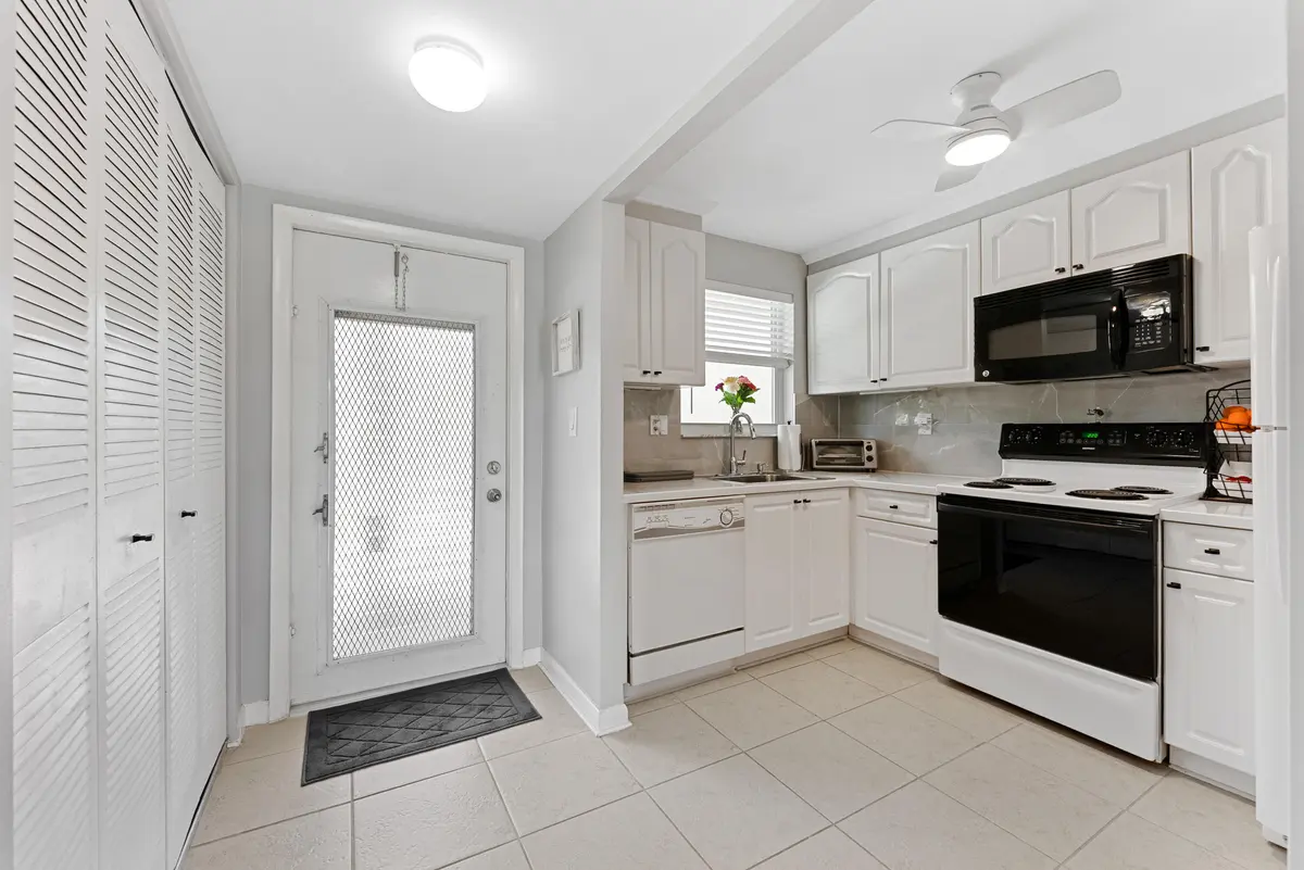05-5 at 2801 N Pine Island Road 202, Sunrise