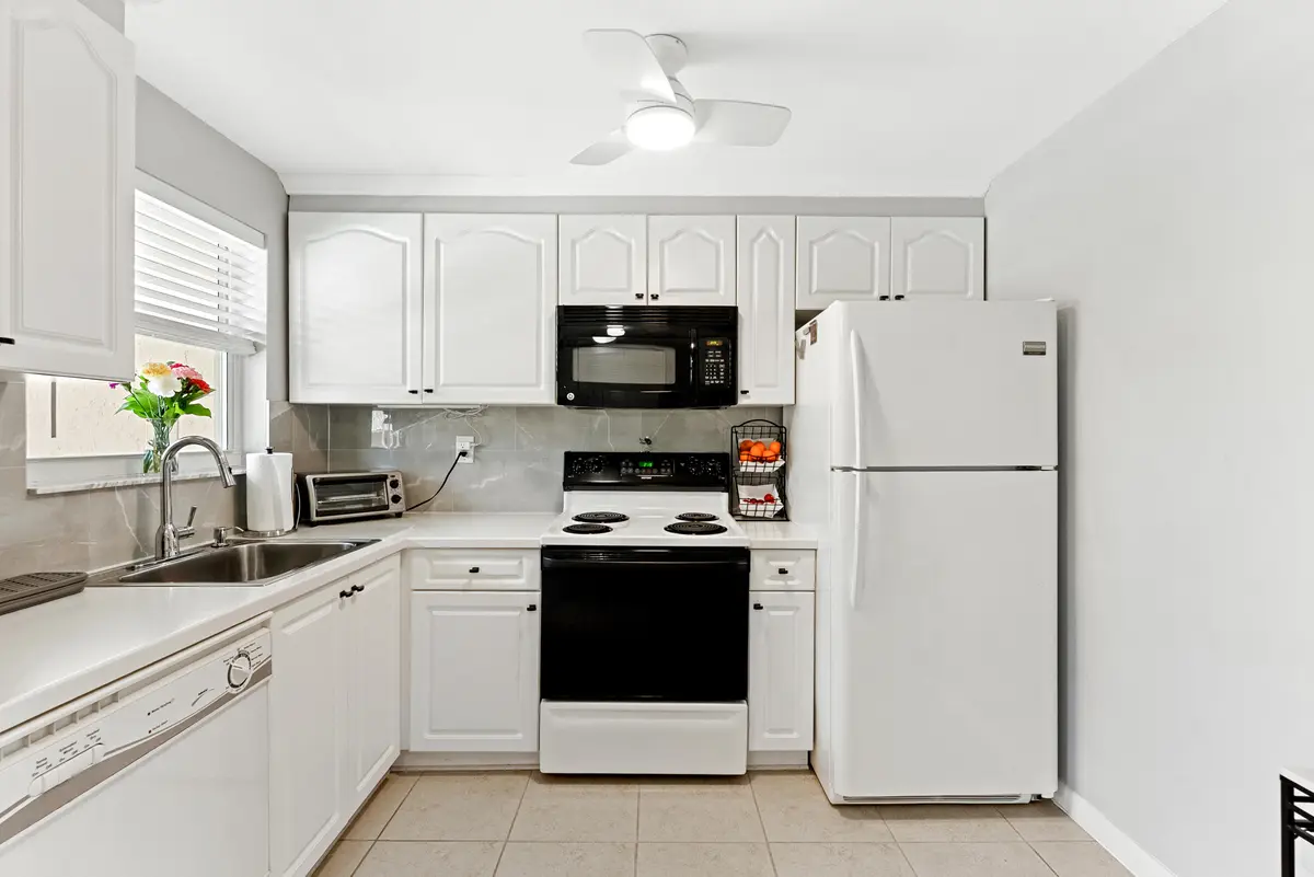 06-6 at 2801 N Pine Island Road 202, Sunrise