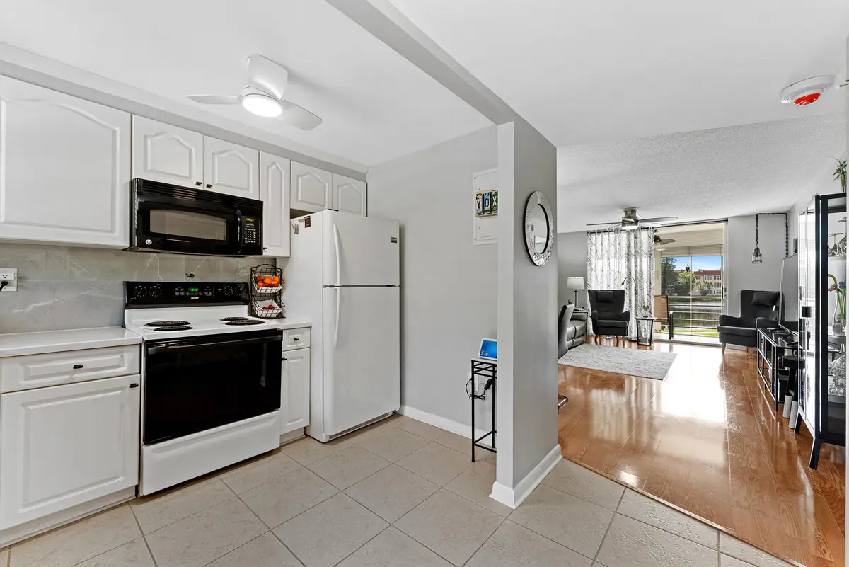 07-7 at 2801 N Pine Island Road 202, Sunrise