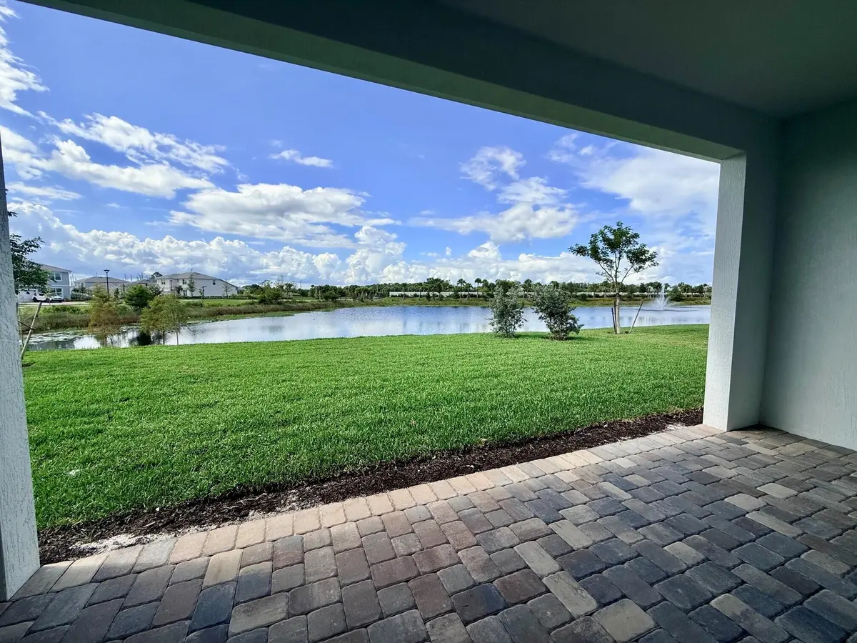 112 View at 10350 SW Highpointe Drive 112 Ashby, Stuart