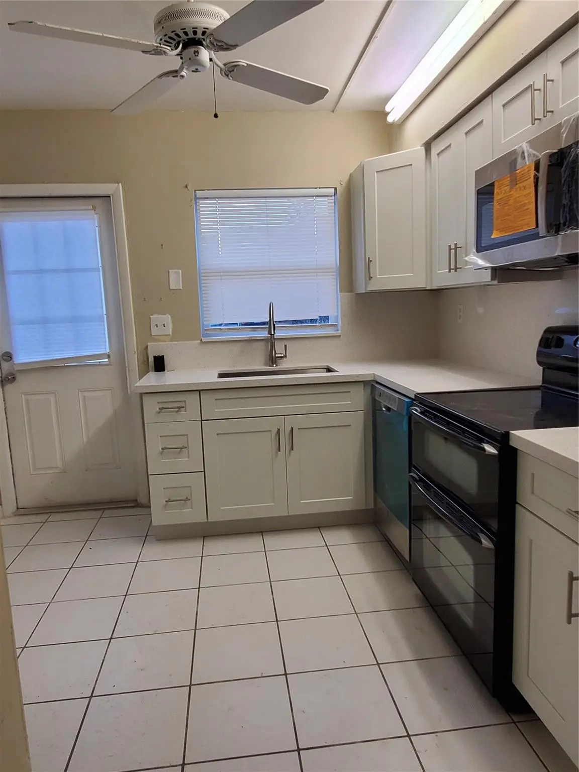 Photo 4 at 123 SW 17th Street, Pompano Beach