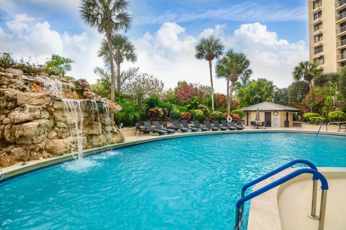 Envoy Pool1 at 2480 PRESIDENTIAL Way 903, West Palm Beach