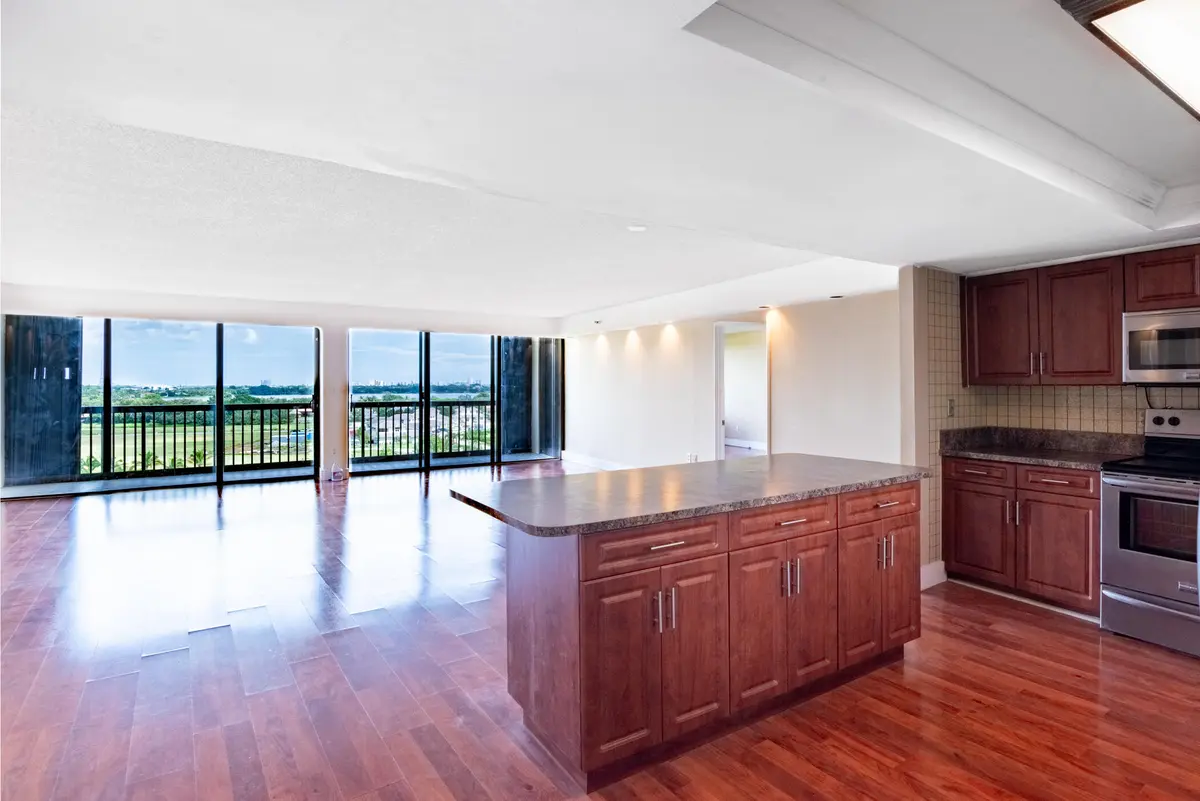 © Clark- 2480 Presidential Way 903-008 at 2480 PRESIDENTIAL Way 903, West Palm Beach