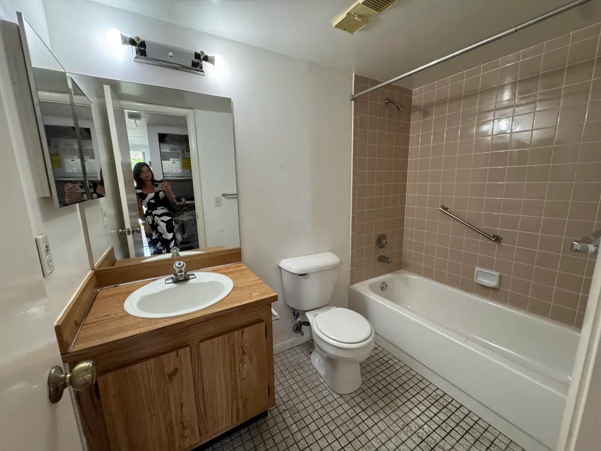 guest bath at 10304 SUNRISE LAKES Boulevard 312, Sunrise