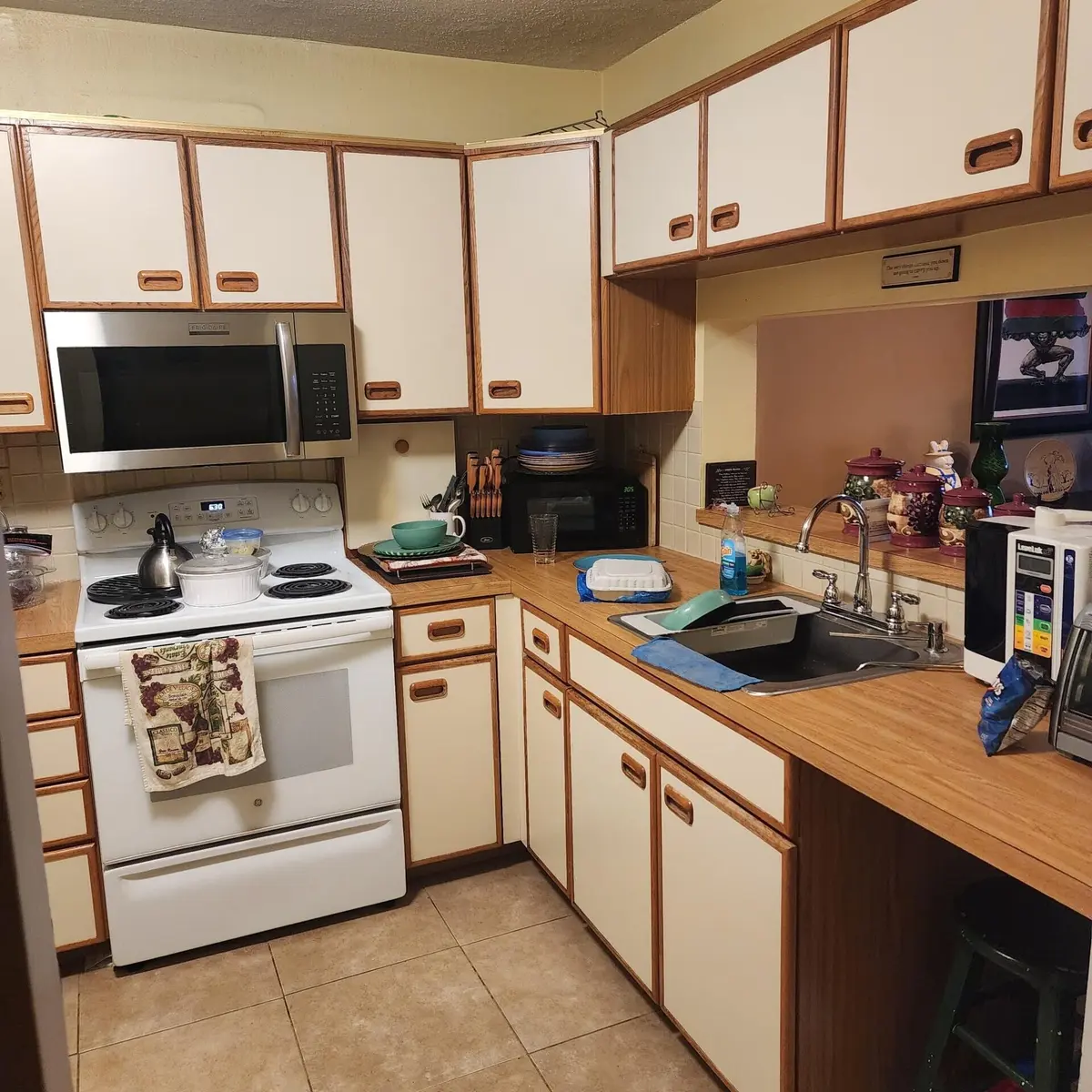 kitchen at 2907 CARAMBOLA Circle 204, Coconut Creek