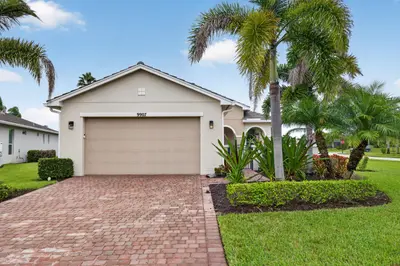 9907 SW Trumpet Tree Circle, Port St. Lucie – Single Family Residence for sale