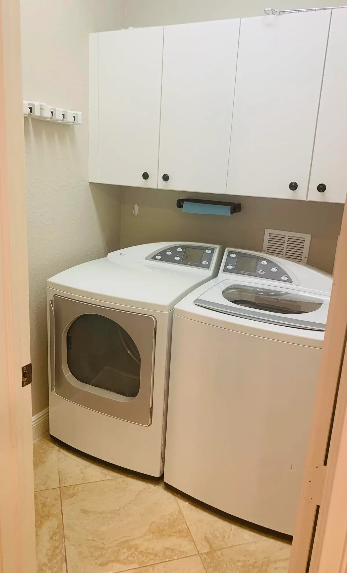 Laundry room at 4805 SAWGRASS BREEZE Drive, Palm Beach Gardens