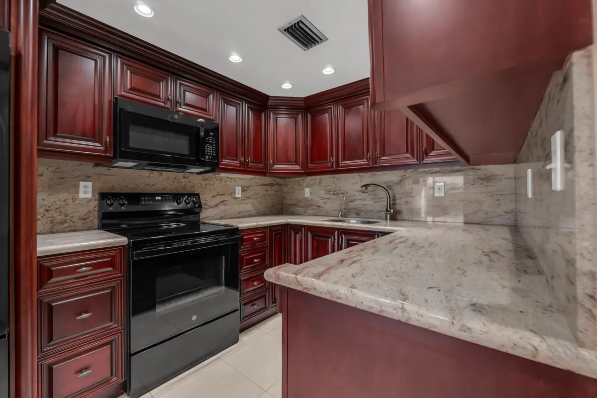 942 SW 113th Terrace, Pembroke Pines, FL – photo 8