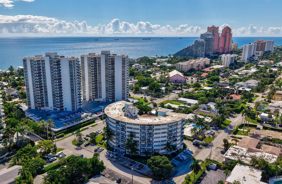 le cercle edited drone at 3250 NE 28TH Street 104, Fort Lauderdale