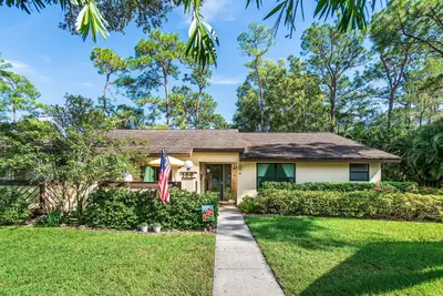 144 Karanda Court, Royal Palm Beach – Villa for sale