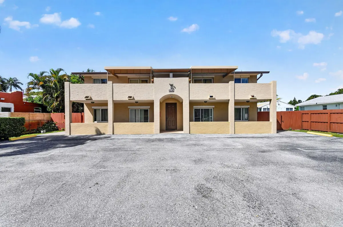 1-web-or-mls-DSC_1303 at 5015 N FLAGLER Drive, West Palm Beach