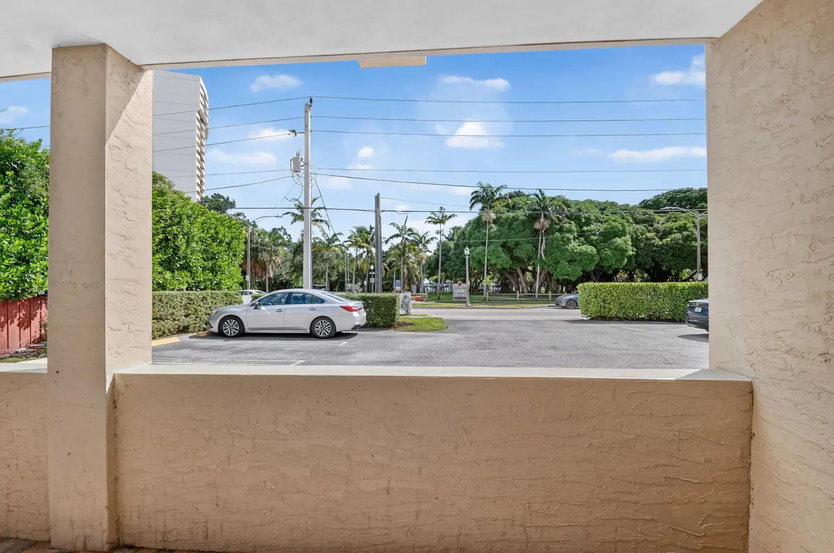 9-web-or-mls-DSC_1343 at 5015 N FLAGLER Drive, West Palm Beach