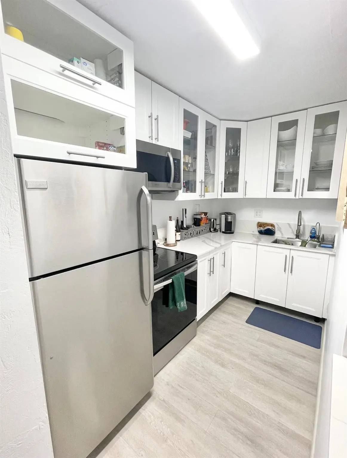 Photo 7 at 3000 Riomar Street 307, Fort Lauderdale