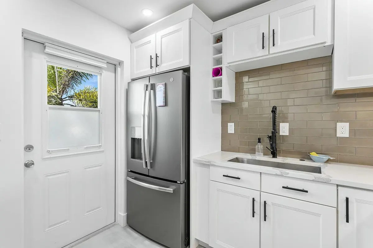 Kitchen at 330 N Federal Highway 211, Deerfield Beach