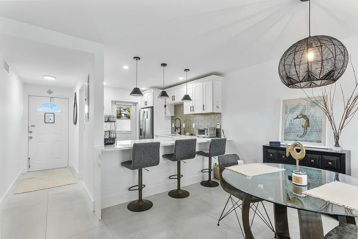 Dining Room at 330 N Federal Highway 211, Deerfield Beach