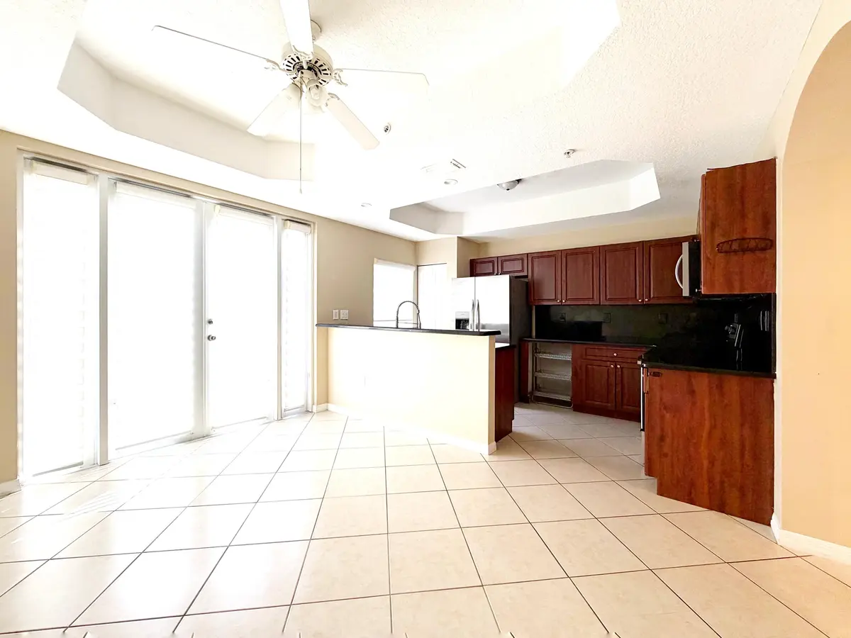 975 SW 143RD 1507, Pembroke Pines, FL – photo 4