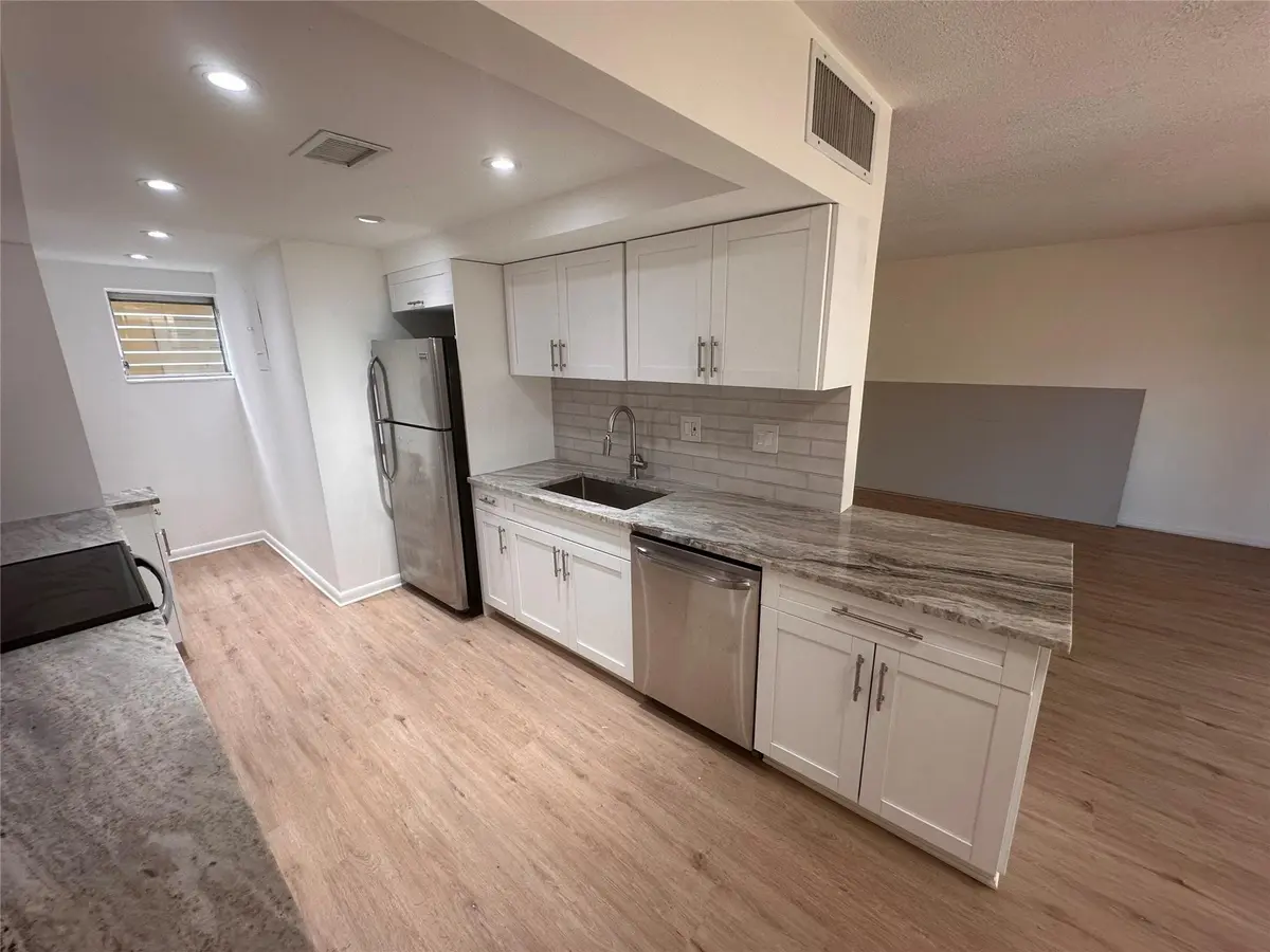 Photo 5 at 1501 SE 15TH Street 3-4, Fort Lauderdale