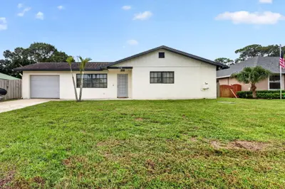 774 SE Elwood Avenue, Port St. Lucie – Single Family Residence for sale