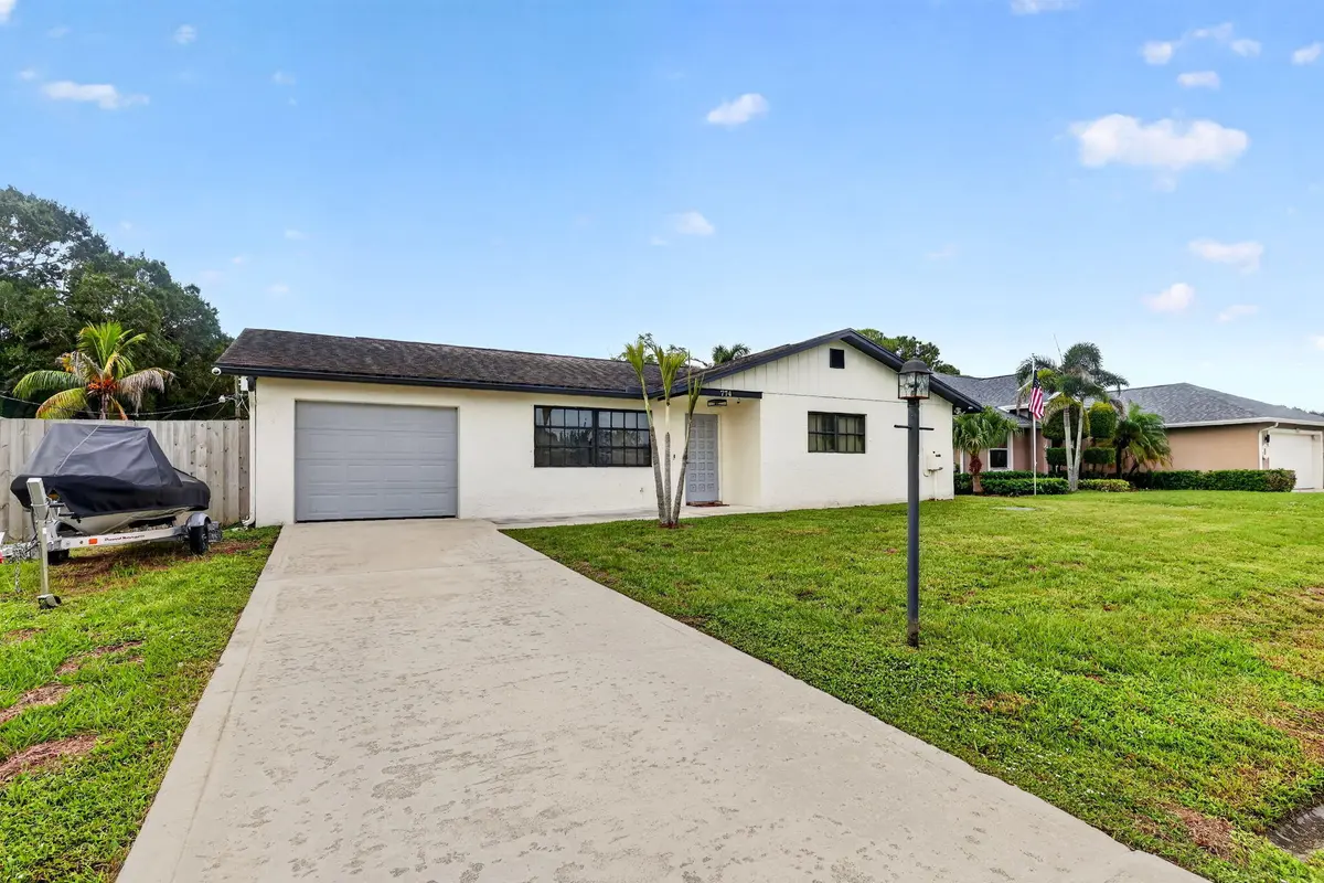 3-web-or-mls-5P1A5852 at 774 SE Elwood Avenue, Port St. Lucie