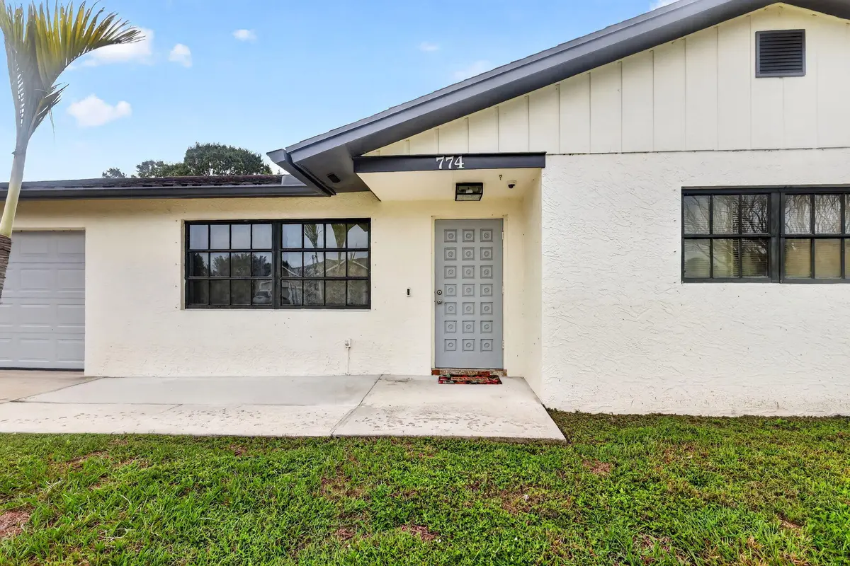 4-web-or-mls-5P1A5858 at 774 SE Elwood Avenue, Port St. Lucie