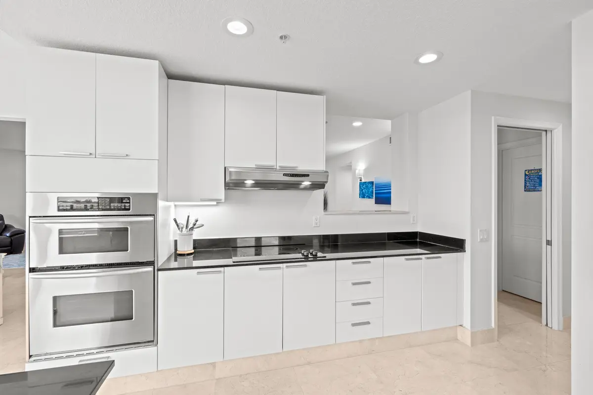 20240712140419598669000000-o at 309 E OCEAN Avenue 304, Lantana
