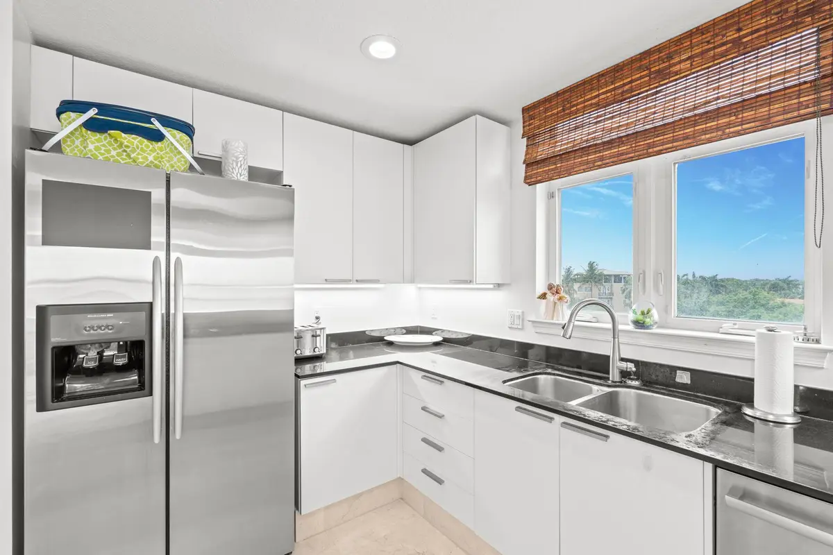 20240712140422089341000000-o at 309 E OCEAN Avenue 304, Lantana