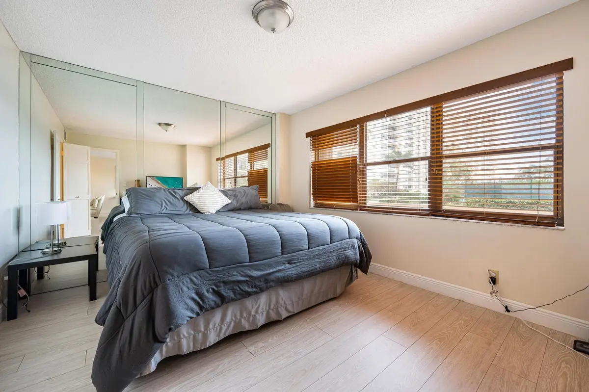 Photo 4 at 5100 N OCEAN Boulevard 316, Lauderdale-By-The-Sea