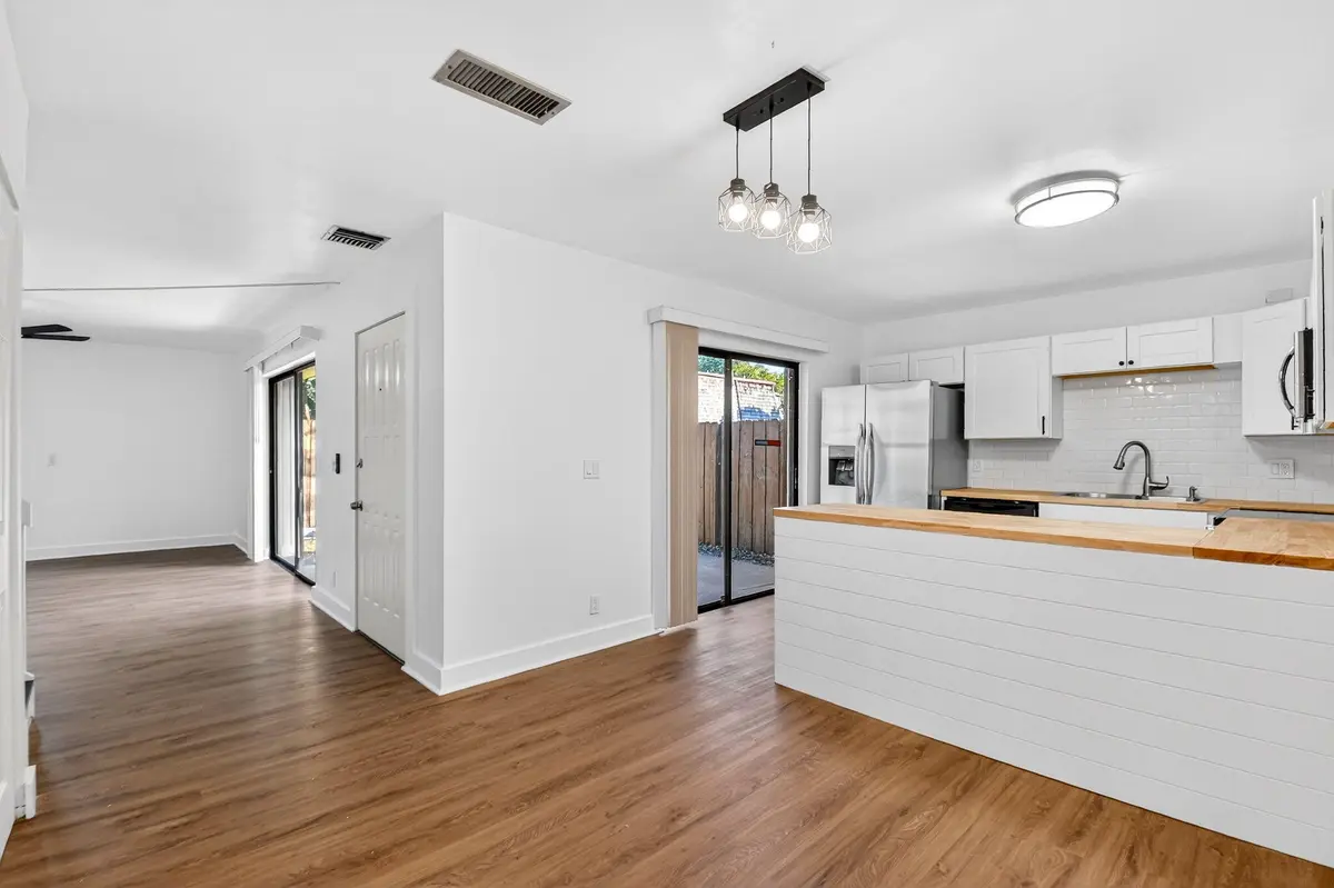 1-1 at 198 LAKE ARBOR Drive, Palm Springs