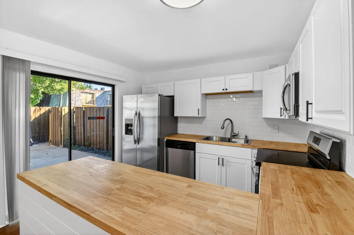 4-2 at 198 LAKE ARBOR Drive, Palm Springs