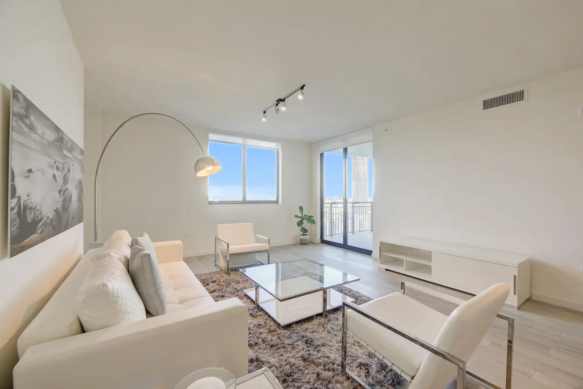 Photo 8 at 999 SW 1ST Avenue 2913, Miami
