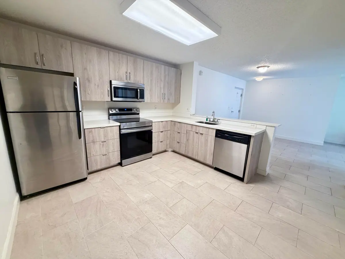 IMG_3588 at 10111 W SUNRISE Boulevard 104, Plantation