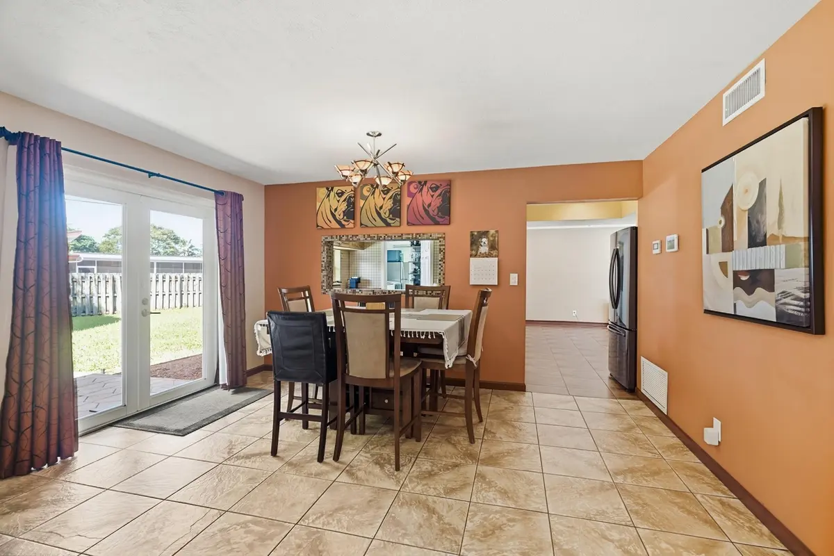 4501 E COUNTRY CLUB Circle, Plantation, FL – photo 2