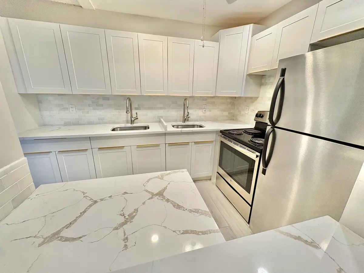 modern updated kitchen at 9 Salisbury A, West Palm Beach