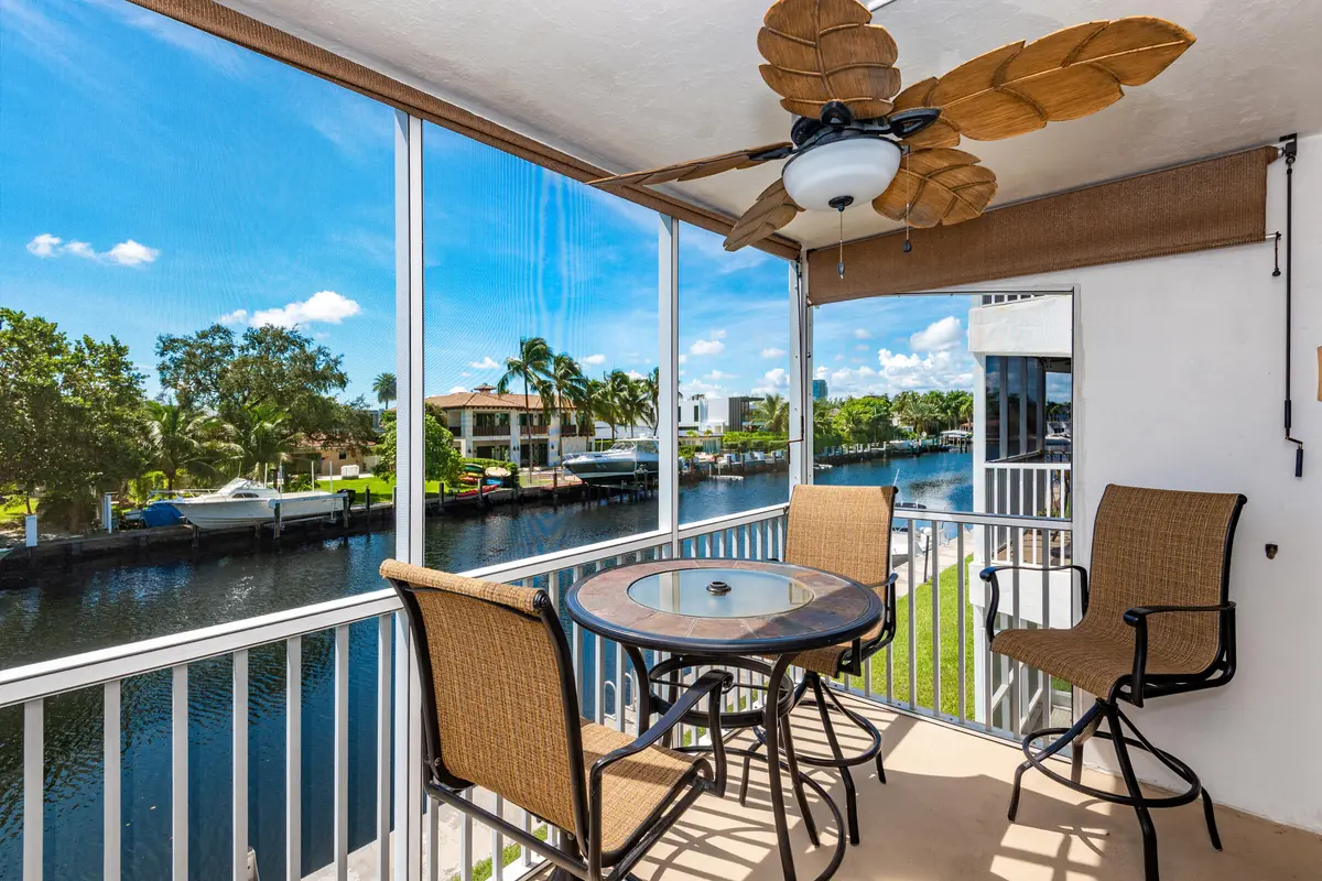 0-27 at 465 Paradise Isle Boulevard, Hallandale Beach