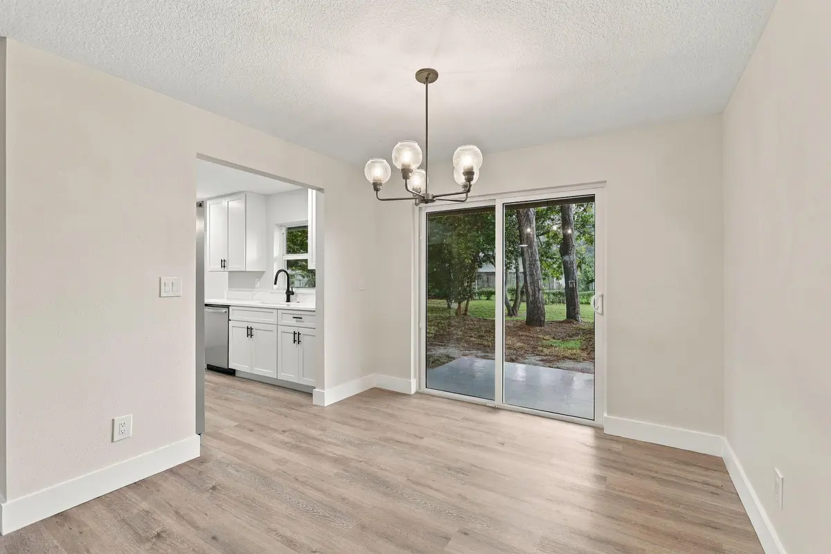dining at 5701 MYRTLE Drive, Fort Pierce