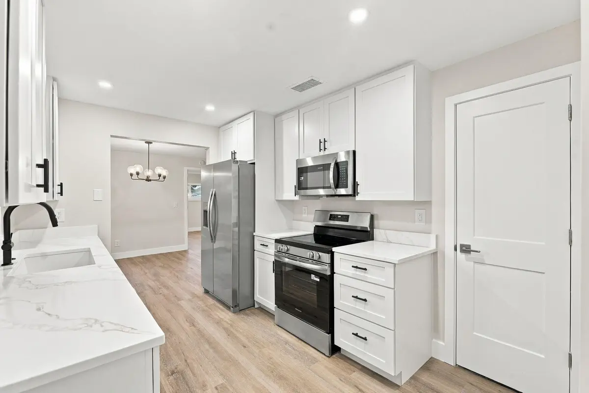 kitchen at 5701 MYRTLE Drive, Fort Pierce