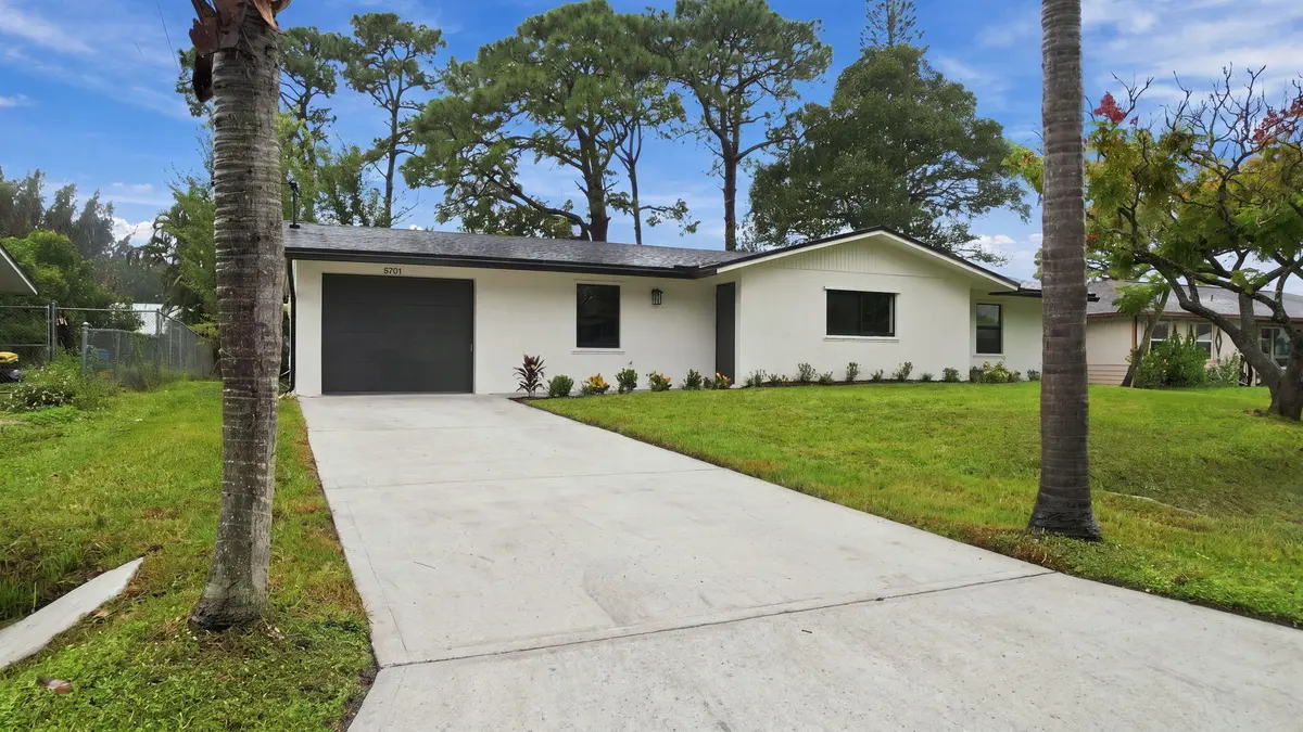 Front at 5701 MYRTLE Drive, Fort Pierce