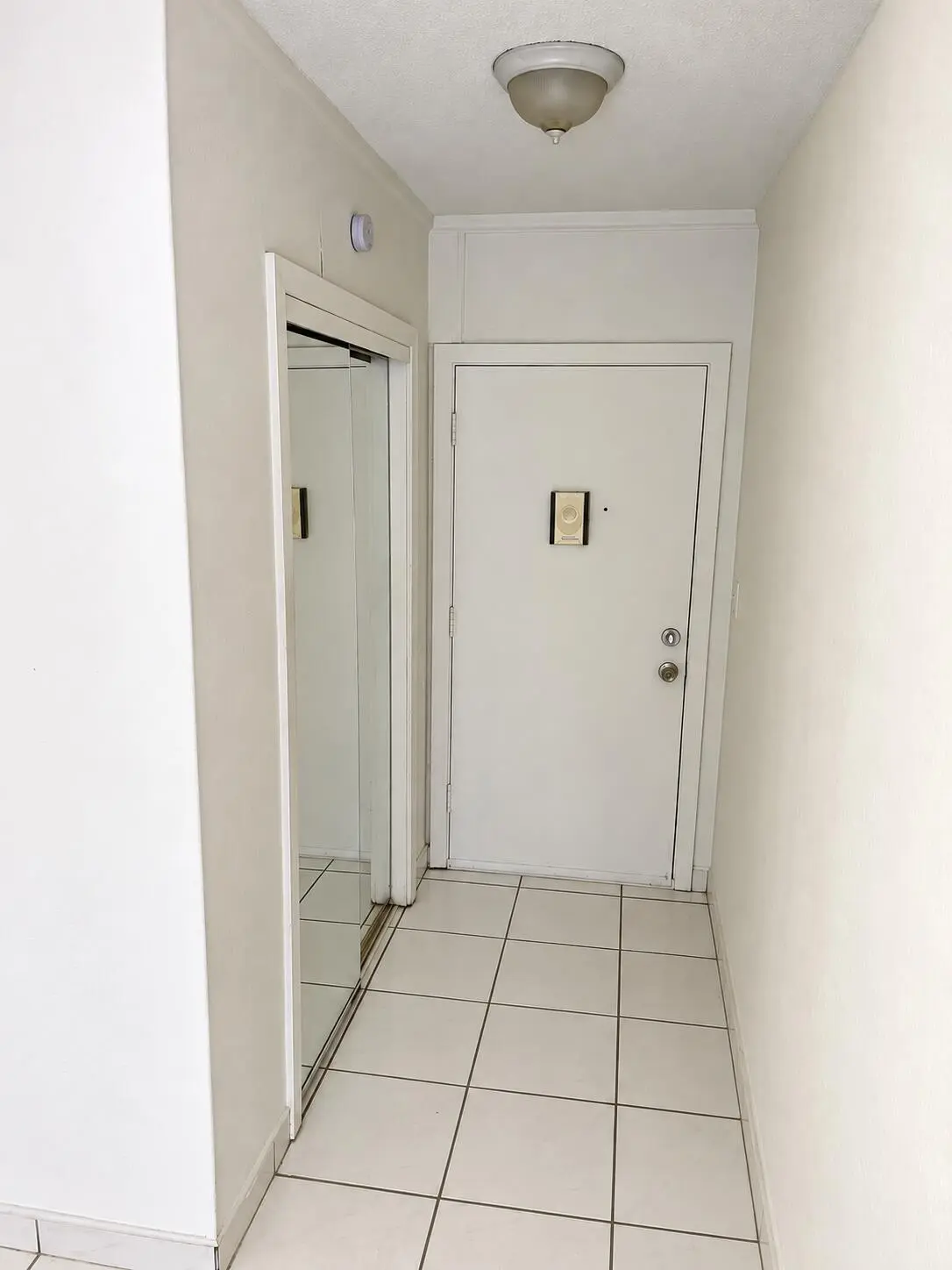 entrance at 382 E ROYAL PALM Road 0050, Boca Raton