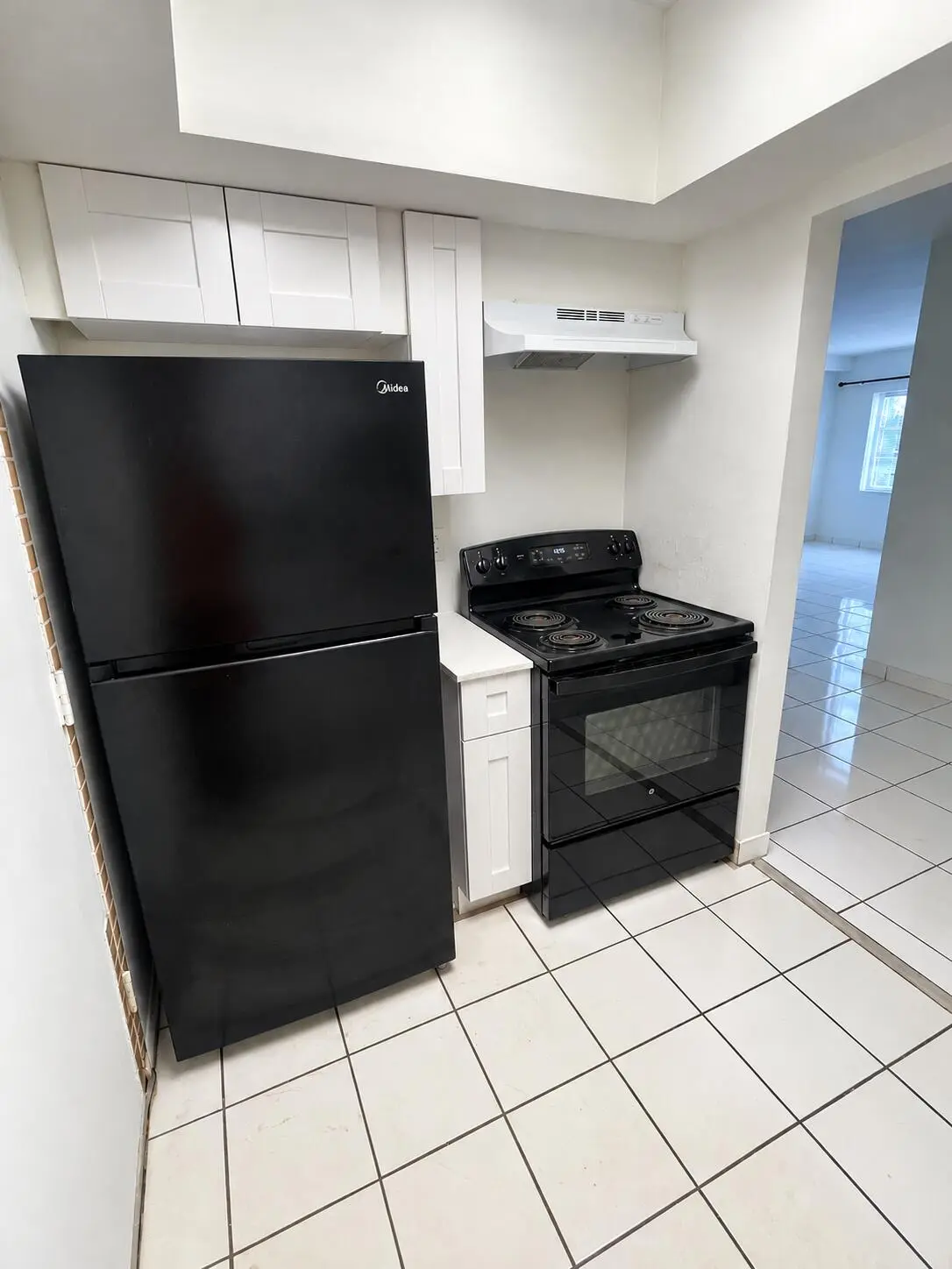 kitchen at 382 E ROYAL PALM Road 0050, Boca Raton